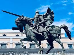 images1428700747422290275